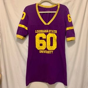LSU TIGERS Purple Yellow V-neck Jersey T-shirt M